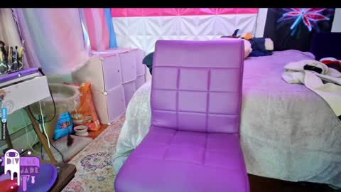 Snapshot of divynejade chatting on December 29, 3:57 pm Jade Divyne online show from December 29, 3:57 pm