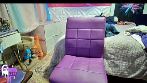Snapshot of divynejade chatting on December 29, 7:00 pm Jade Divyne online show from December 29, 7:00 pm