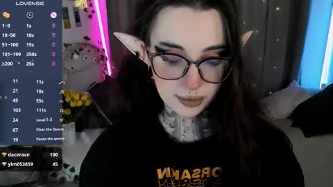 Snapshot of dixipixi_ chatting on October 25, 6:10 am dixipixi_ online show from October 25, 6:10 am