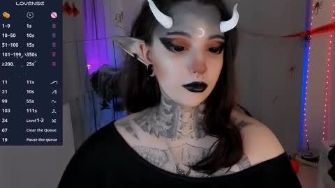 Snapshot of dixipixi_ chatting on October 31, 5:52 am dixipixi_ online show from October 31, 5:52 am