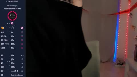 Snapshot of dixipixi_ chatting on November 2, 5:43 am dixipixi_ online show from November 2, 5:43 am