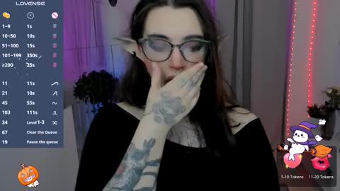 Snapshot of dixipixi_ chatting on November 9, 5:50 am dixipixi_ online show from November 9, 5:50 am