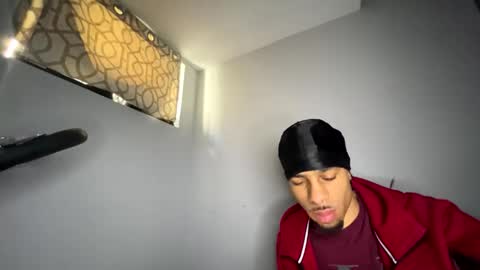 Snapshot of dixkzilla chatting on March 1, 5:26 pm dixkzilla online show from March 1, 5:26 pm