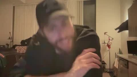 Snapshot of dj_chaterbate chatting on January 6, 5:33 am DJ Chaterbate online show from January 6, 5:33 am