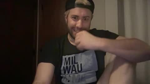 Snapshot of dj_chaterbate chatting on February 26, 6:23 am DJ Chaterbate online show from February 26, 6:23 am