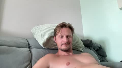 djo68686666 online show from July 22, 2:53 pm