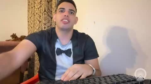 Snapshot of djonson_ chatting on October 1, 6:25 pm Djonson online show from October 1, 6:25 pm