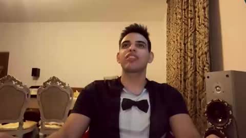 Snapshot of djonson_ chatting on April 16, 9:39 pm Djonson online show from April 16, 9:39 pm