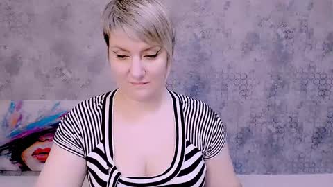 djullia online show from February 17, 9:13 am