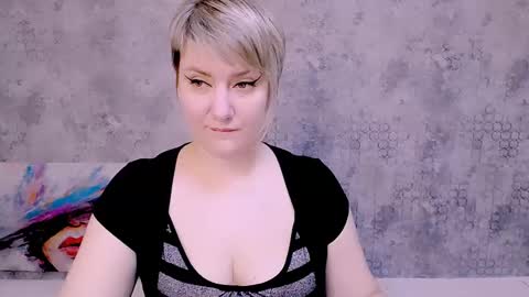 djullia online show from February 22, 7:01 am