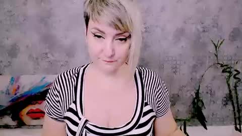 djullia online show from July 24, 6:11 am