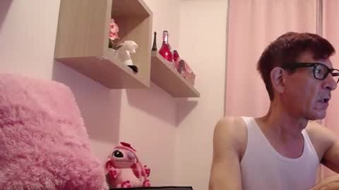 Snapshot of dlacarra chatting on January 9, 12:57 am David Lucky 13 online show from January 9, 12:57 am