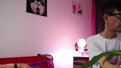 Snapshot of dlacarra chatting on October 25, 2:08 am David Lucky 13 online show from October 25, 2:08 am