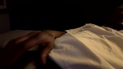 Snapshot of dm1044bg chatting on December 17, 8:53 am dm1044bg online show from December 17, 8:53 am