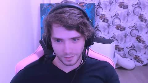 Snapshot of dmitryromanov chatting on November 1, 12:40 pm Dead A online show from November 1, 12:40 pm