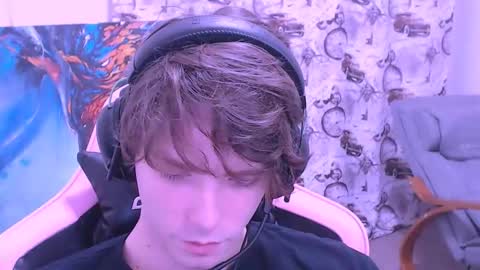 Snapshot of dmitryromanov chatting on December 4, 5:28 am Dead A online show from December 4, 5:28 am