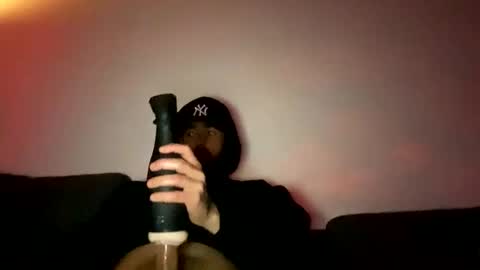 Snapshot of dmoeni chatting on March 16, 9:41 pm Azier online show from March 16, 9:41 pm