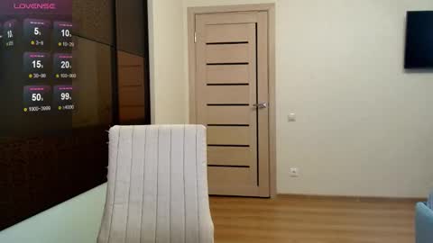 Snapshot of do_u_want_alice chatting on November 12, 4:24 am Alice online show from November 12, 4:24 am