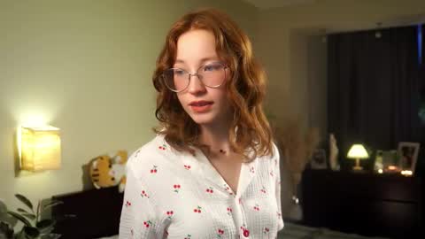 Snapshot of do_you_luv_me chatting on February 25, 3:20 am Kristian online show from February 25, 3:20 am