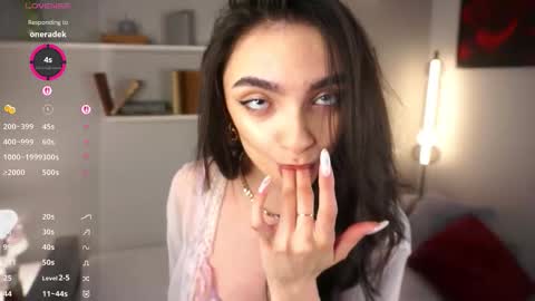 Snapshot of do_you_luv_me chatting on September 13, 6:35 am Kristian online show from September 13, 6:35 am