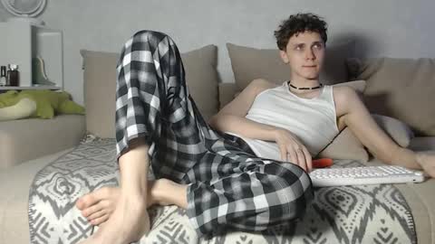 Alex online show from December 3, 4:14 am