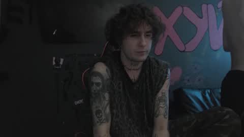 Snapshot of doenits chatting on October 15, 5:51 am doenits online show from October 15, 5:51 am