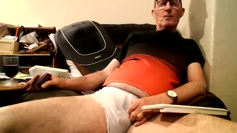 Doggsaur online show from December 27, 11:39 am