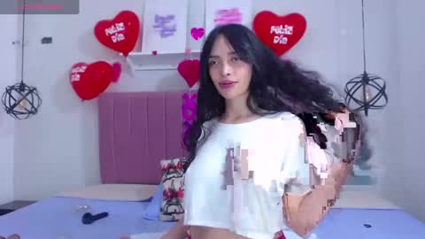 Snapshot of dolce_horny chatting on March 5, 5:39 pm Dolce online show from March 5, 5:39 pm