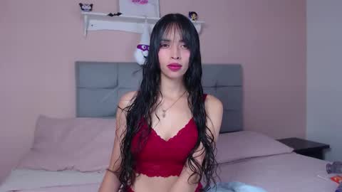 Snapshot of dolce_horny chatting on November 4, 12:48 pm Dolce online show from November 4, 12:48 pm