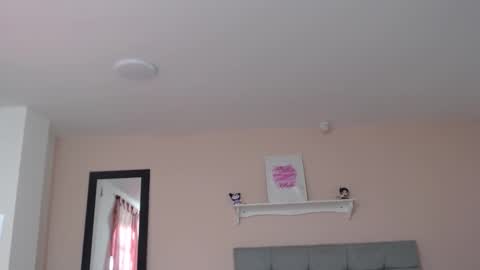 Snapshot of dolce_horny chatting on November 27, 12:18 pm Dolce online show from November 27, 12:18 pm