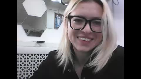 dolce_tempt online show from December 22, 8:22 am