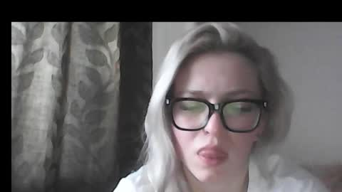 dolce_tempt online show from February 15, 1:52 pm