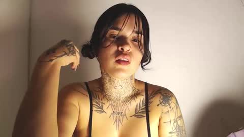 doll_and_thebrown online show from December 17, 1:22 am