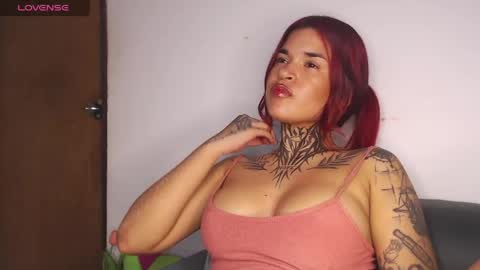 doll_and_thebrown online show from May 29, 3:15 am