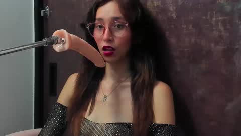 Snapshot of doll_bella_ chatting on February 23, 8:00 pm Bella online show from February 23, 8:00 pm