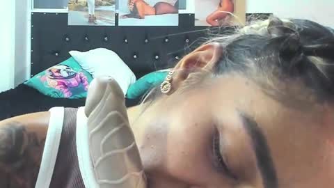 C E L E S T E  online show from February 1, 10:55 pm