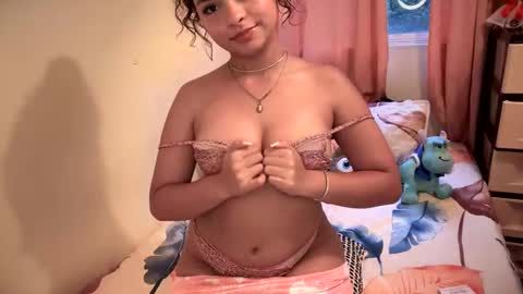 Snapshot of doll_dolcce chatting on October 11, 8:51 pm doll dolcce online show from October 11, 8:51 pm