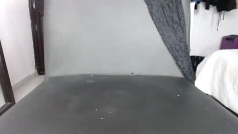 doll_dollys_ online show from February 25, 11:00 pm