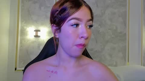 Snapshot of doll_eyeess_ chatting on September 10, 2:22 am D online show from September 10, 2:22 am