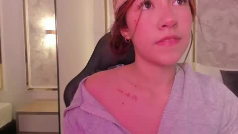 Snapshot of doll_eyeess_ chatting on September 20, 4:57 am D online show from September 20, 4:57 am