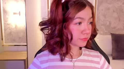 Snapshot of doll_eyeess_ chatting on September 25, 2:37 am D online show from September 25, 2:37 am