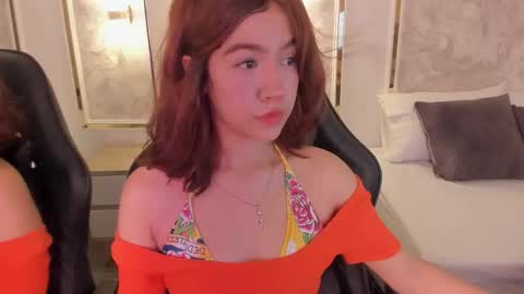 Snapshot of doll_eyeess_ chatting on September 27, 2:33 pm D online show from September 27, 2:33 pm