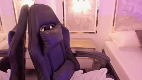 Snapshot of doll_eyeess_ chatting on September 30, 7:57 am D online show from September 30, 7:57 am