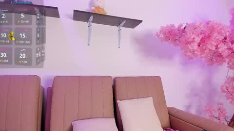 Snapshot of doll_isa_ chatting on December 22, 6:49 pm doll_isa_ online show from December 22, 6:49 pm