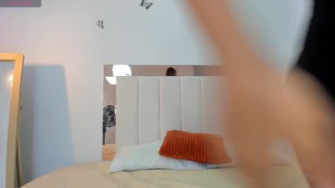 Snapshot of doll_isa_ chatting on January 14, 6:35 pm doll_isa_ online show from January 14, 6:35 pm