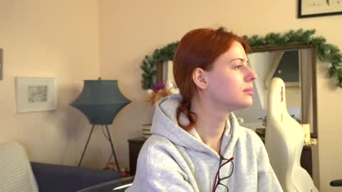 Snapshot of doll_lesli chatting on January 15, 2:35 pm Your doll Lesli online show from January 15, 2:35 pm