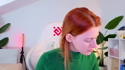 Snapshot of doll_lesli chatting on November 26, 9:43 am Your doll Lesli online show from November 26, 9:43 am