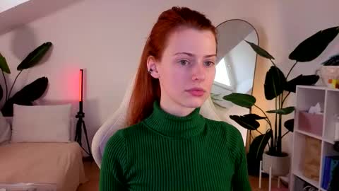 Snapshot of doll_lesli chatting on November 27, 9:33 am Your doll Lesli online show from November 27, 9:33 am