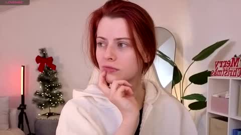 Snapshot of doll_lesli chatting on January 6, 9:57 am Your doll Lesli online show from January 6, 9:57 am