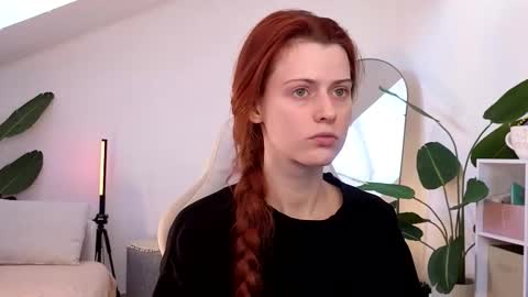 Snapshot of doll_lesli chatting on January 16, 11:36 am Your doll Lesli online show from January 16, 11:36 am